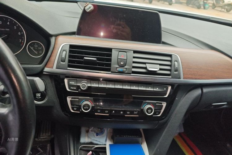 BMW 3 Series 2018 car image #15