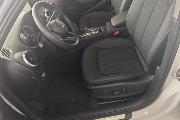 Audi A3 2017 immagine di auto #19