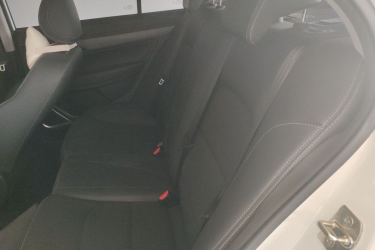 GEELY Emgrand 2021 #10 GEELY Emgrand 2021 car image #10