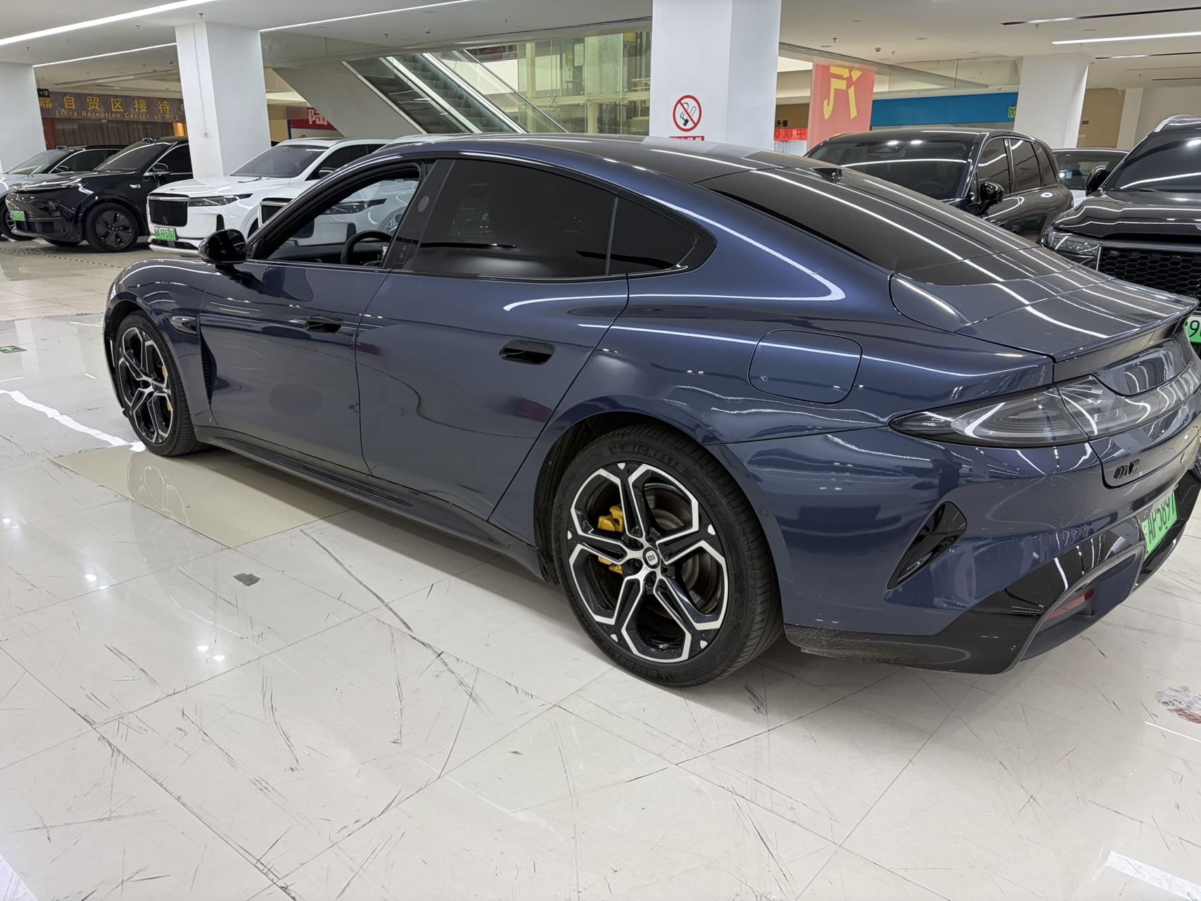 MI SU7 2024 изображение автомобиля #9