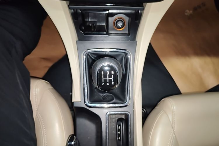 GEELY Emgrand 2016 #18 GEELY Emgrand 2016 immagine di auto #18