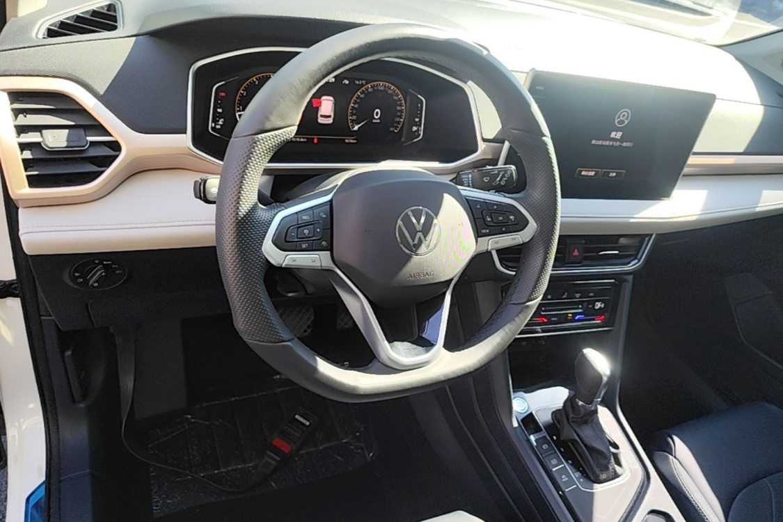 Volkswagen Tharu 2024 car image #16