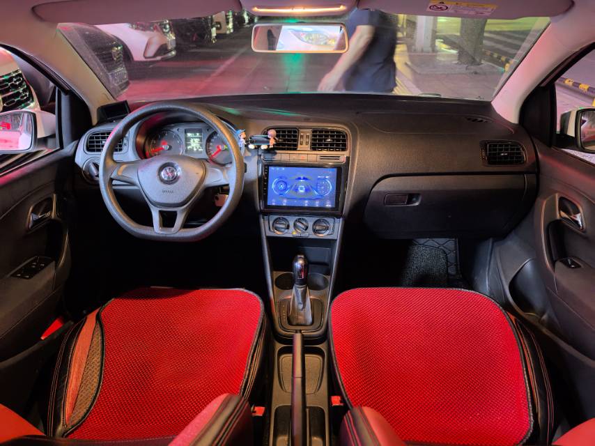 Volkswagen Polo 2018 car image #6