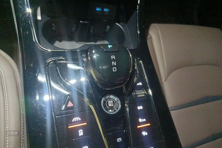 BYD Han 2022 car image #16