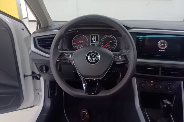 Volkswagen Polo 2021 car image #11
