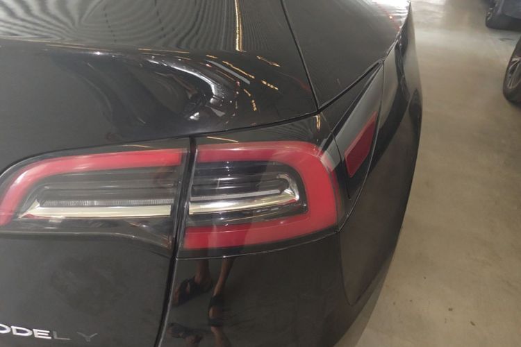 Tesla Model Y 2023 #8 Tesla Model Y 2023 car image #8