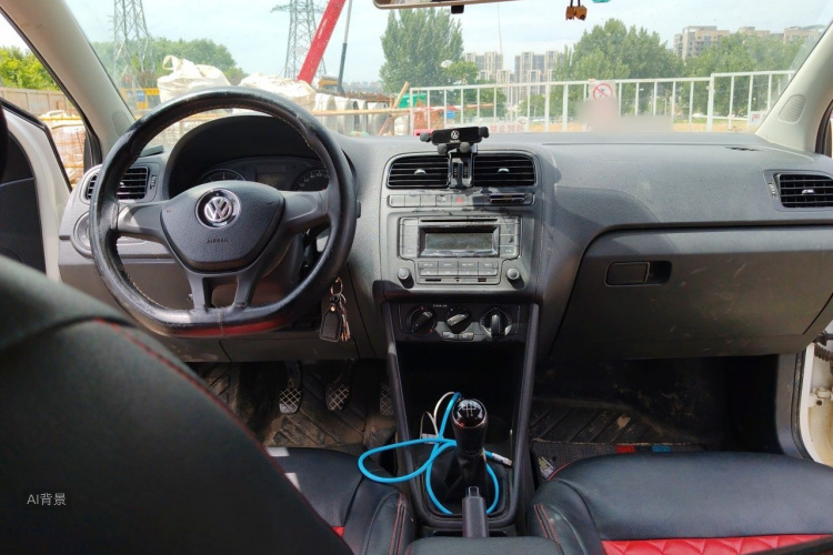 Volkswagen Polo 2016 car image #11