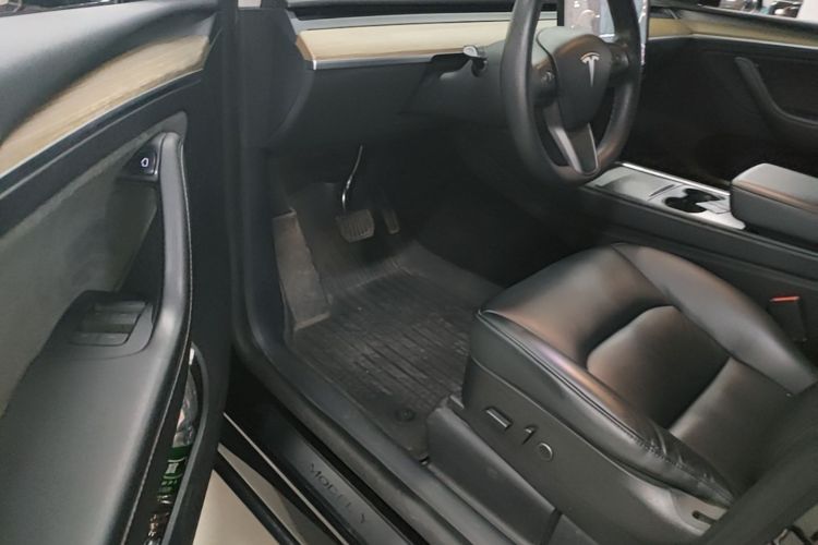 Tesla Model Y 2022 #15 Tesla Model Y 2022 car image #15