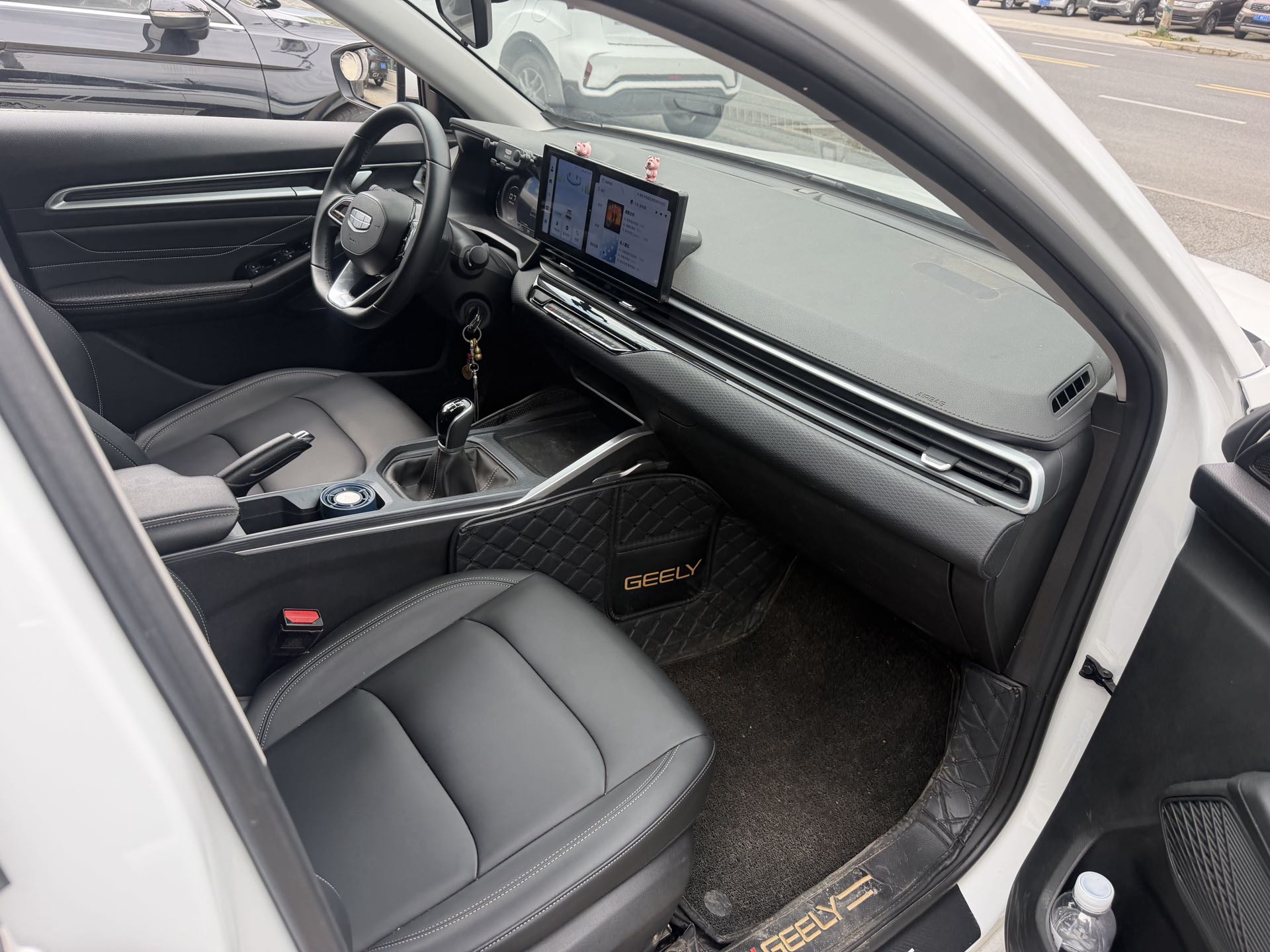 GEELY Emgrand 2024 car image #4