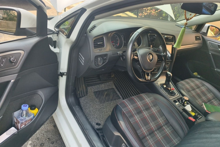 Volkswagen Golf 2015 car image #18