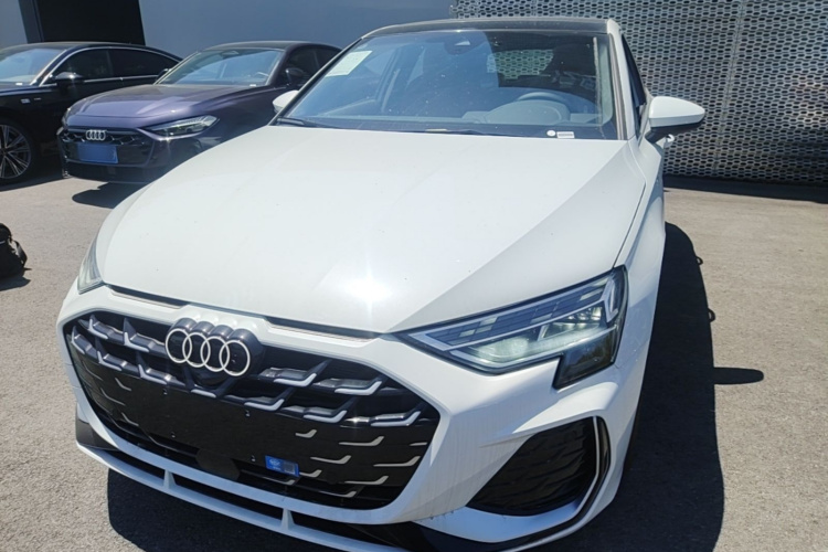 Audi A3 2026 immagine di auto #2