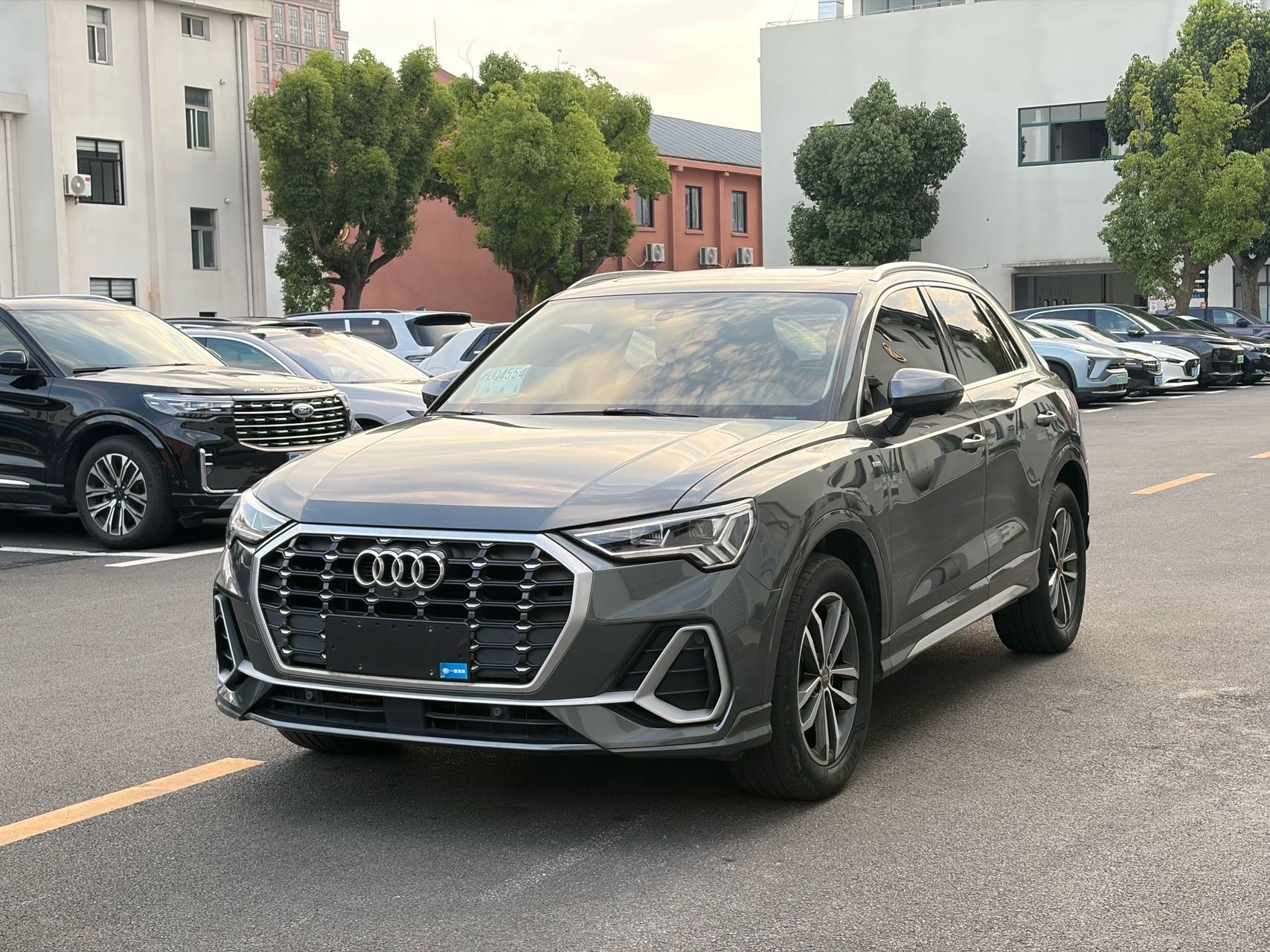 Audi Q3 2021 car image 