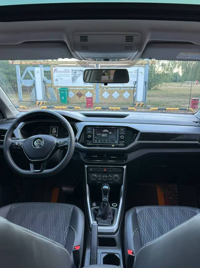 Volkswagen T-Cross 2021 #5 Volkswagen T-Cross 2021 صورة سيارة #5