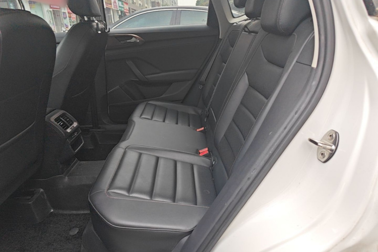 Volkswagen Tharu 2021 car image #17