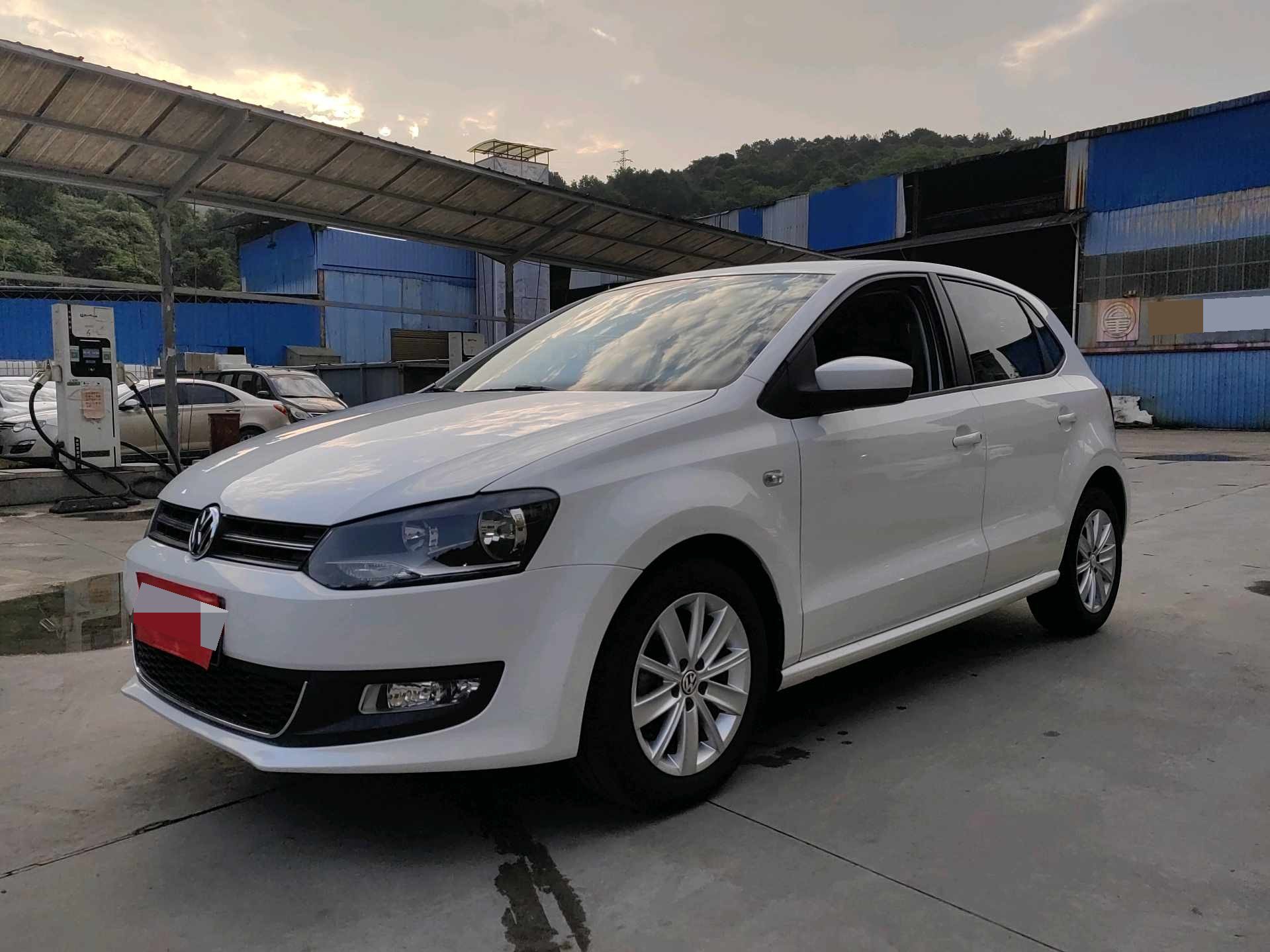 Volkswagen Polo 2013 Volkswagen Polo 2013 car image