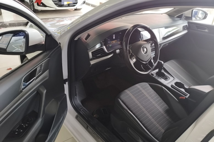 Volkswagen Lavida 2022 car image #16