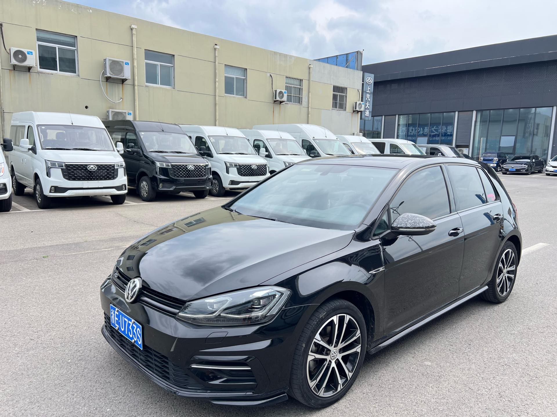 2019 2019 car image