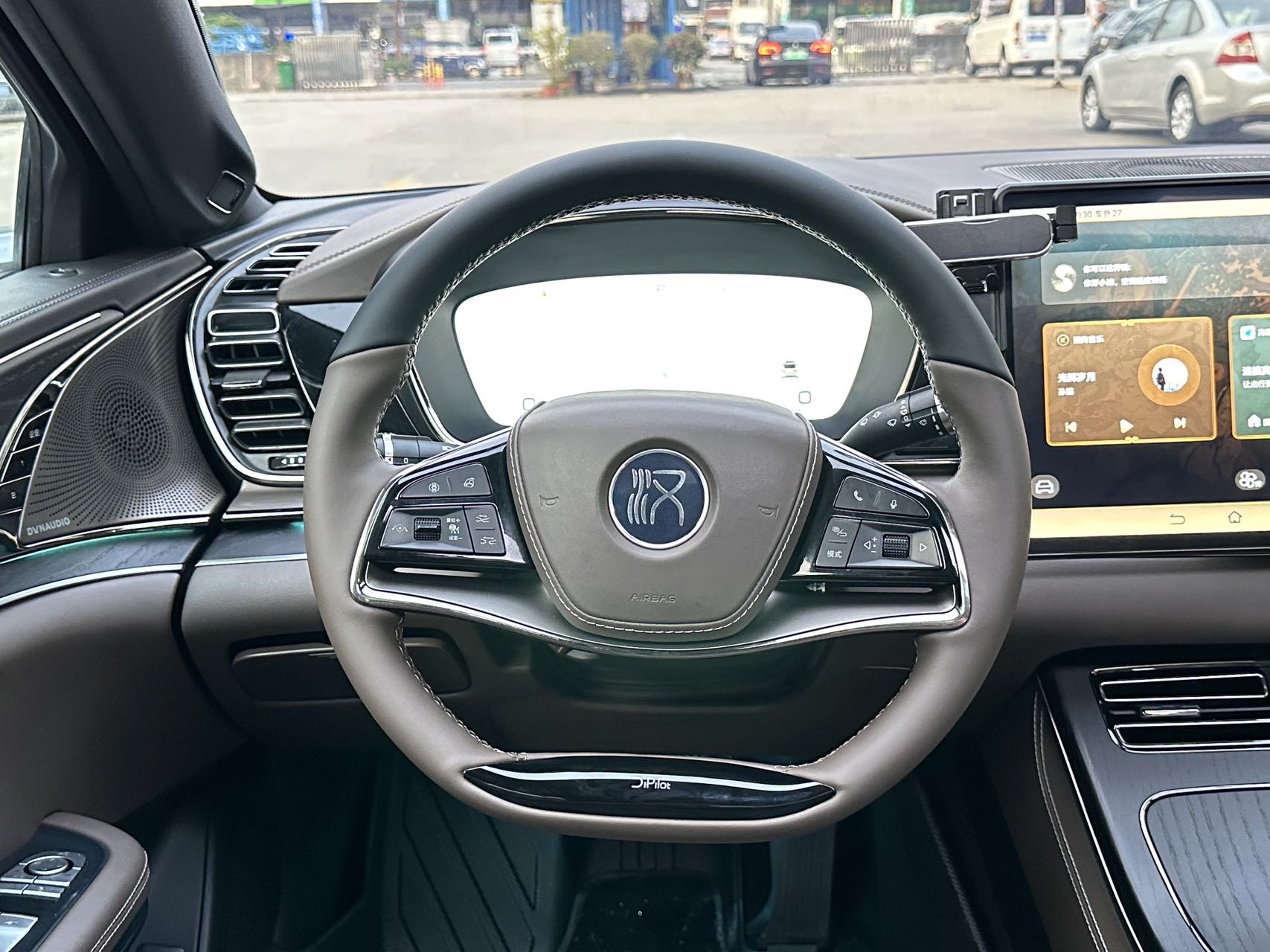 BYD Han 2022 immagine di auto #15