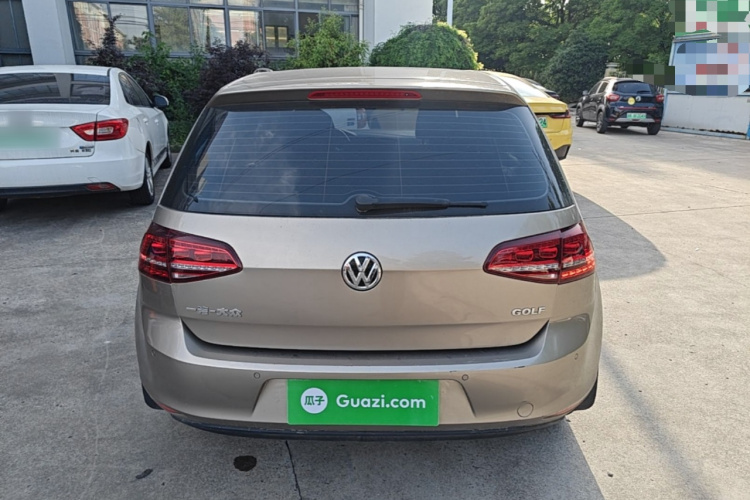 Volkswagen Golf 2017 car image #4