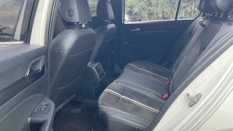 Volkswagen Golf 2020 car image #5