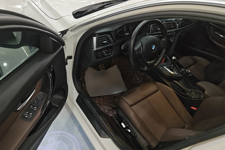 BMW 3 Series 2018 #16 BMW 3 Series 2018 car image #16
