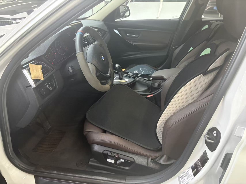 BMW 3 Series 2018 car image #2