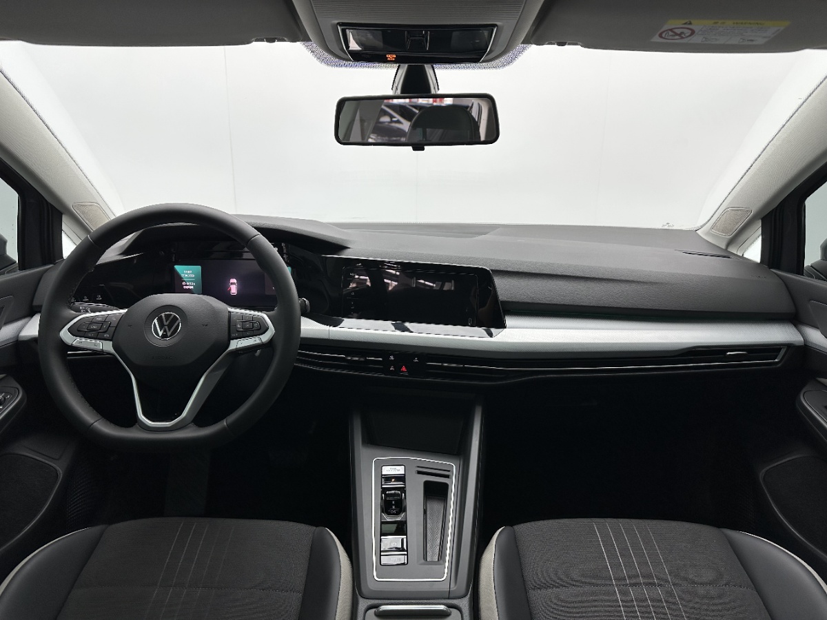 Volkswagen Golf 2024 car image #7