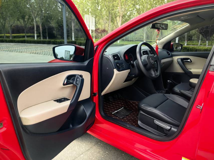 Volkswagen Polo 2013 immagine di auto #5