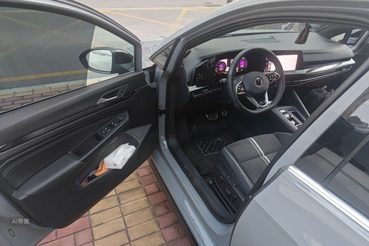 Volkswagen Golf 2024 car image #18