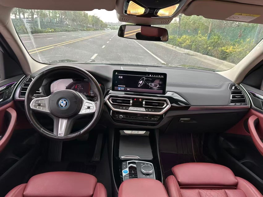 BMW iX3 2023 car image #9
