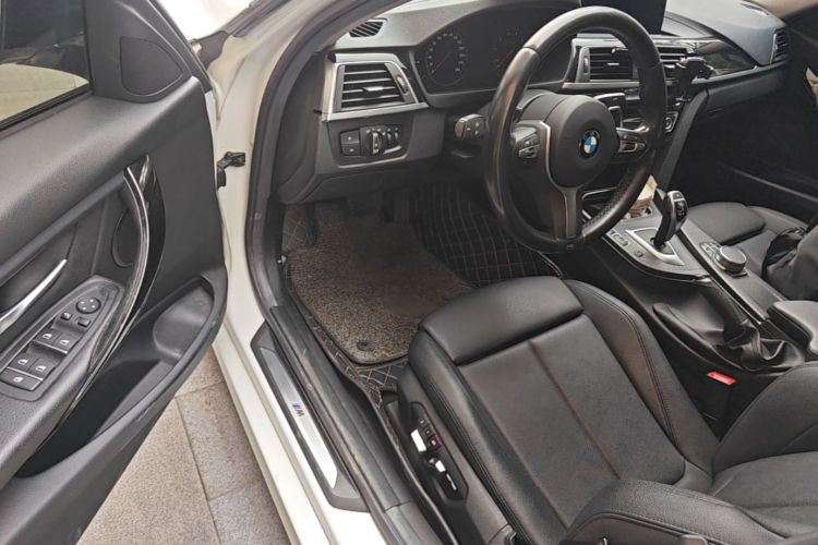 BMW 3 Series 2019 #16 BMW 3 Series 2019 car image #16