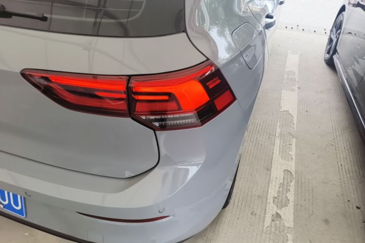 Volkswagen Golf 2024 car image #8