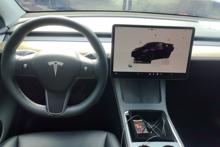 Tesla Model Y 2022 car image #12