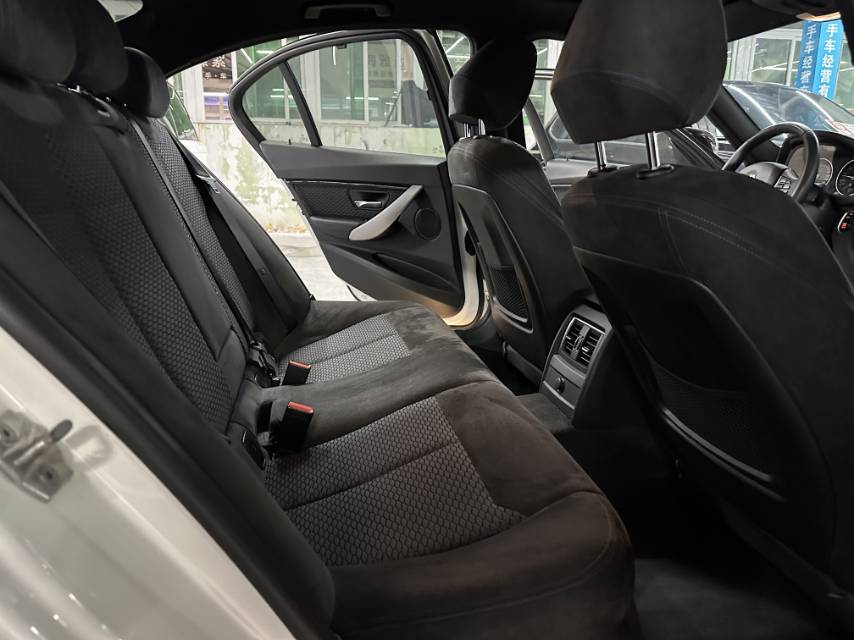 BMW 3 Series 2017 car image #12