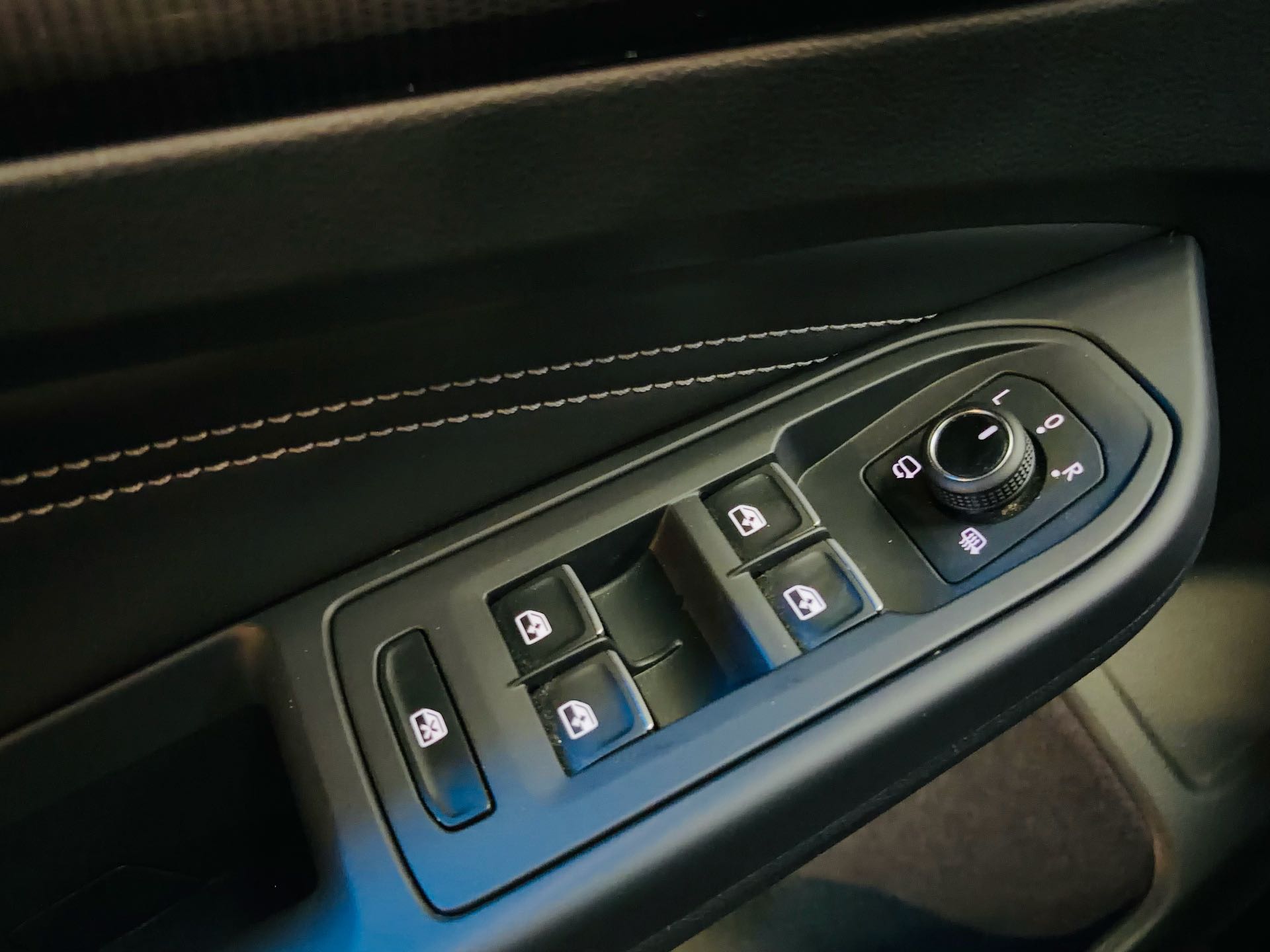2021 immagine di auto #3