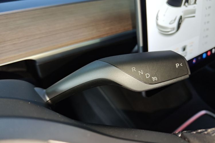 Tesla Model 3 2021 immagine di auto #14