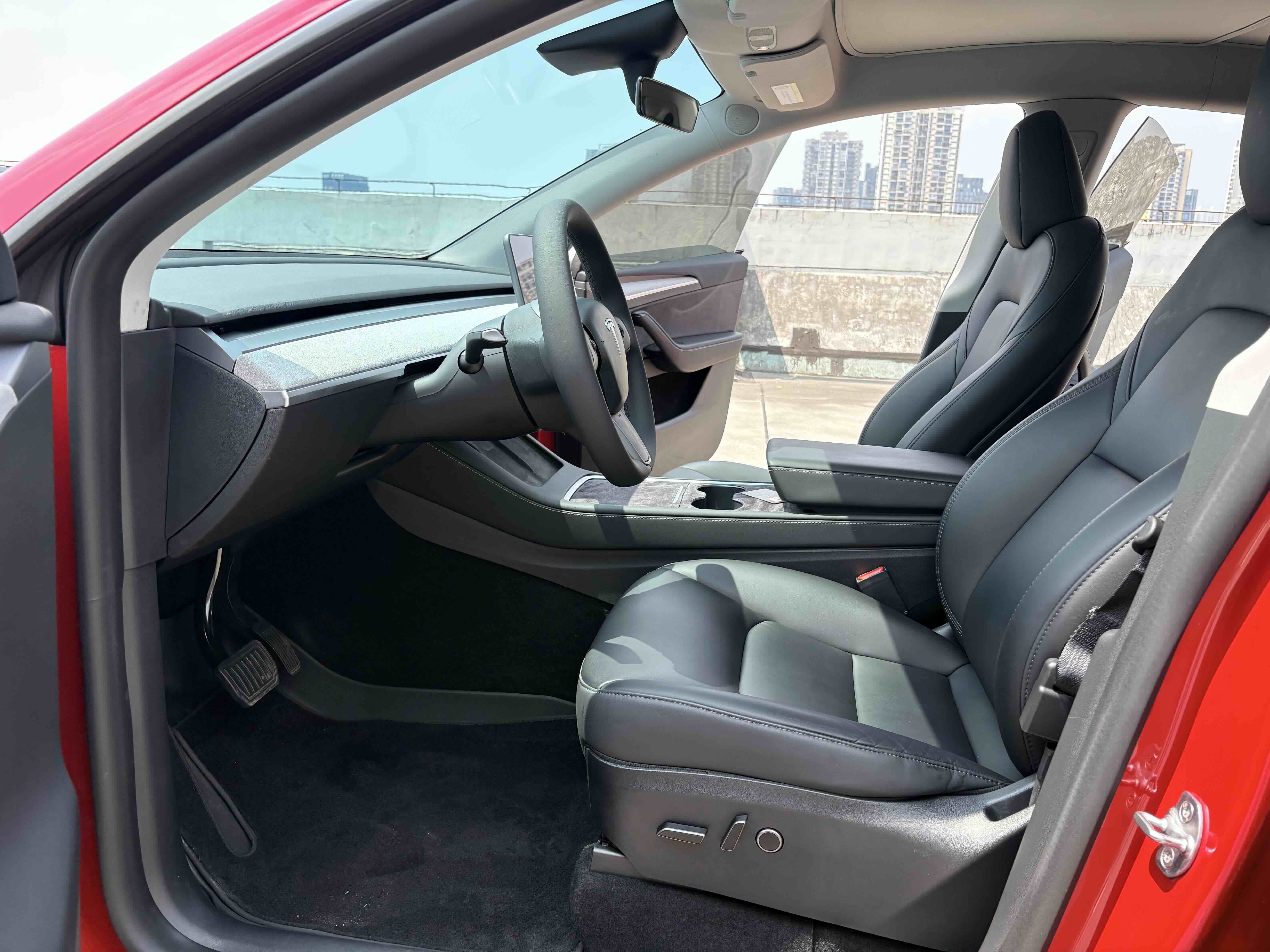 Tesla Model Y 2023 #6 Tesla Model Y 2023 car image #6