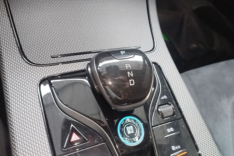 BYD Han 2024 car image #14