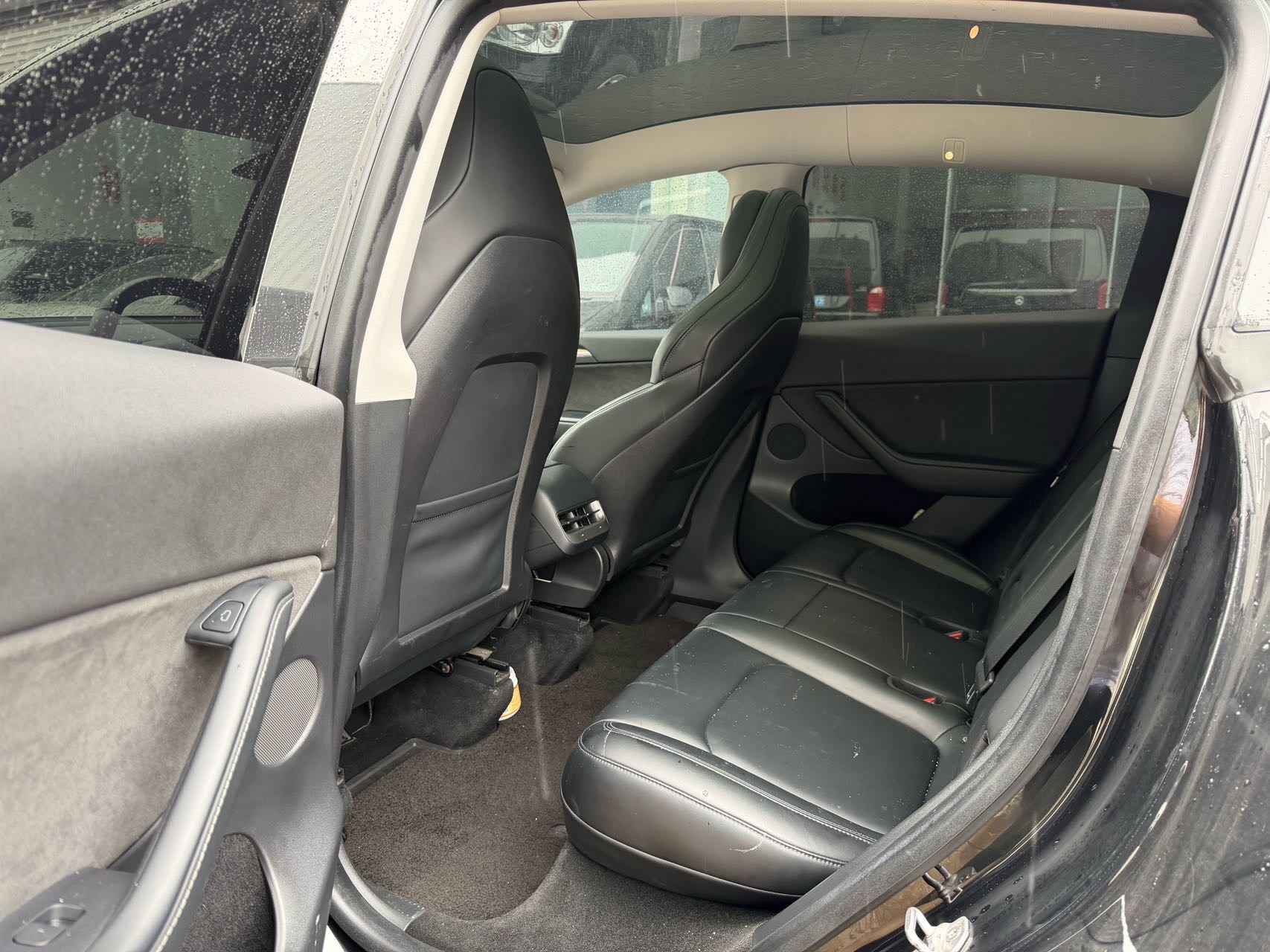 Tesla Model Y 2022 #6 Tesla Model Y 2022 car image #6