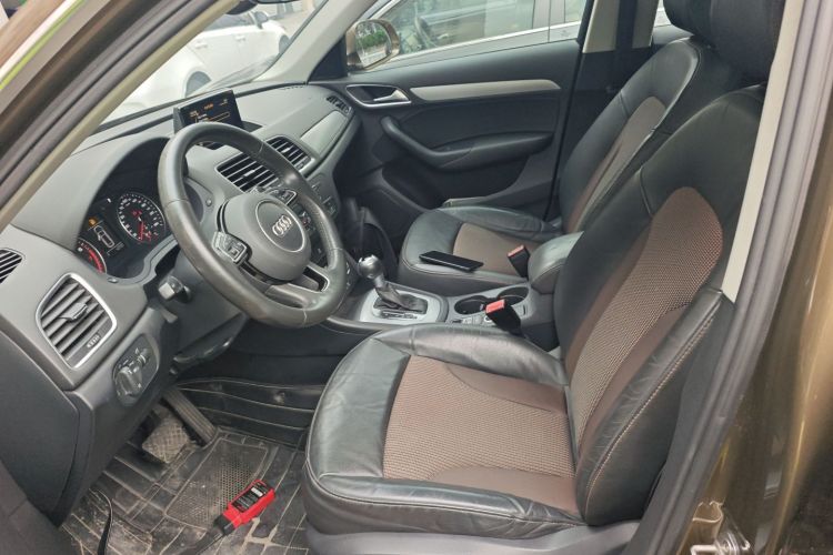 Audi Q3 2019 car image #15