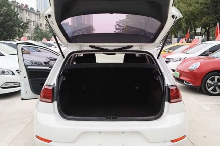 Volkswagen Golf 2019 #19 Volkswagen Golf 2019 صورة سيارة #19