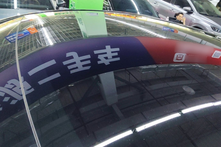 Tesla Model Y 2023 car image #25