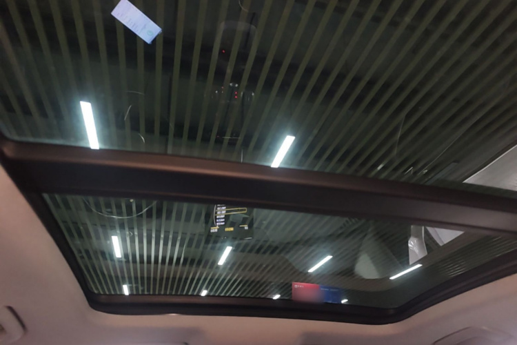Audi Q3 2015 car image #18