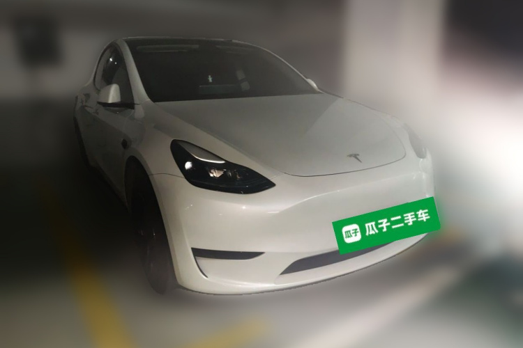 Tesla Model Y 2024 #4 Tesla Model Y 2024 car image #4