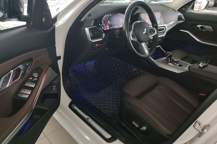 BMW 3 Series 2022 imagen de coche #16