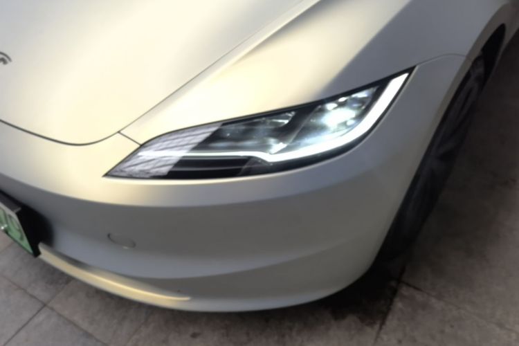 Tesla Model 3 2024 car image #23