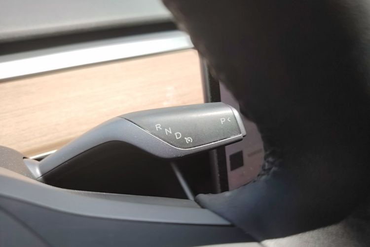 Tesla Model 3 2020 car image #14