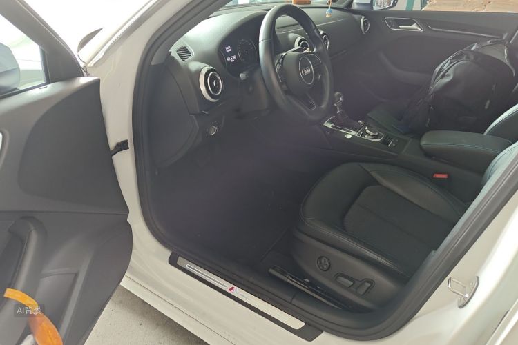 Audi A3 2019 car image #18