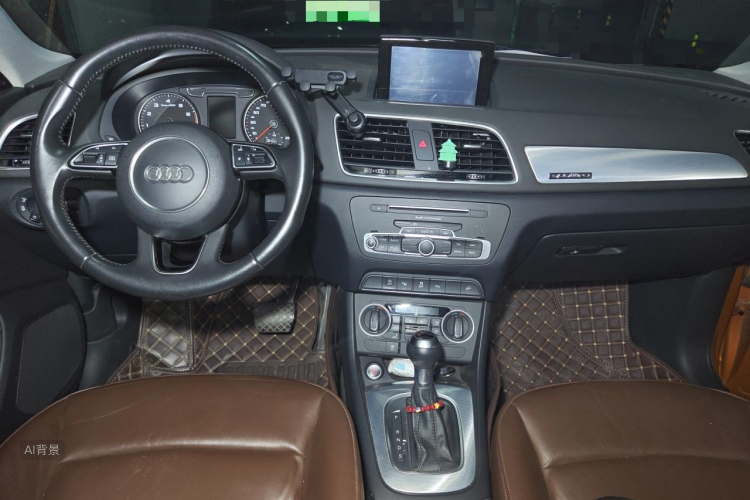 Audi Q3 2016 car image #11