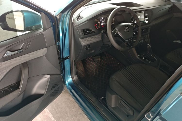 Volkswagen Tharu 2019 car image #16